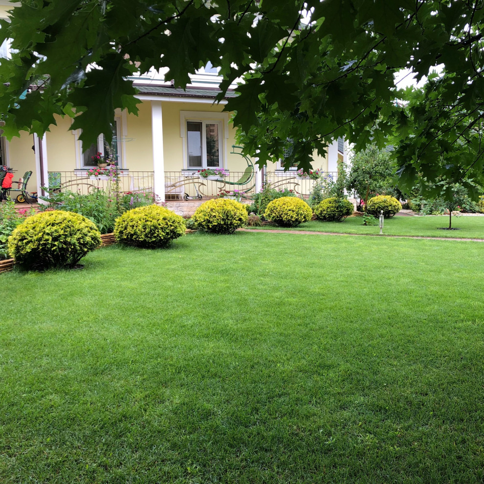 Укладка газона