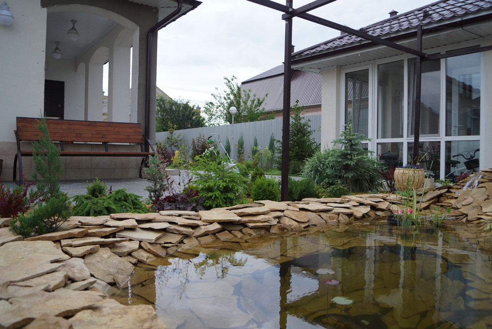 Садовый пруд в африканском стиле