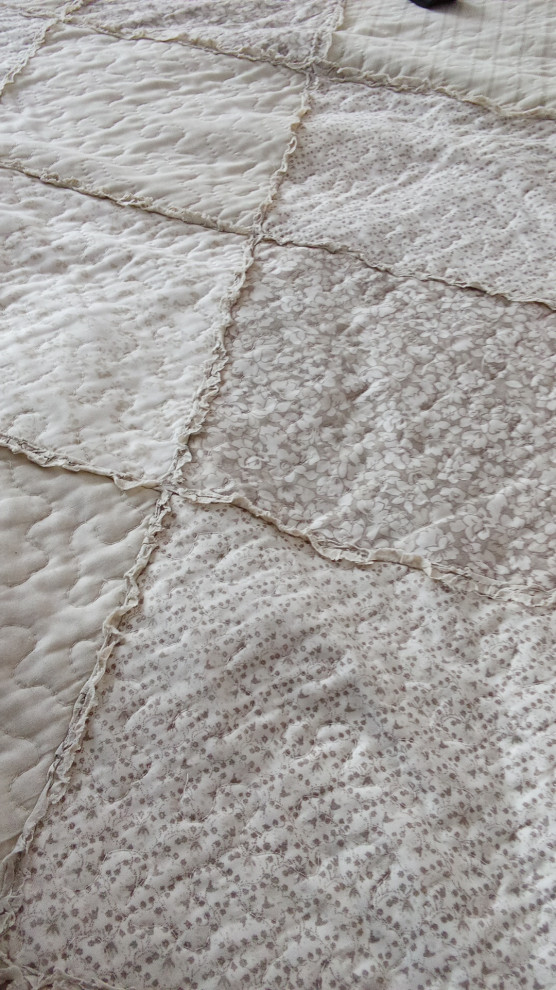 Обложка проекта: кровать