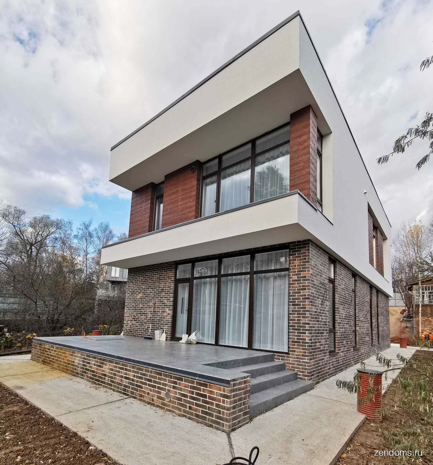 Проект дома 175 кв.м. с плоской кровлей на узком участке