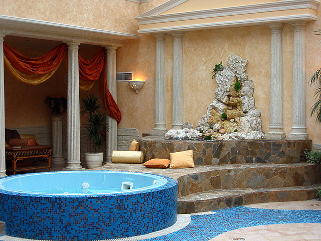 Оформление бассейнов и ванных комнат