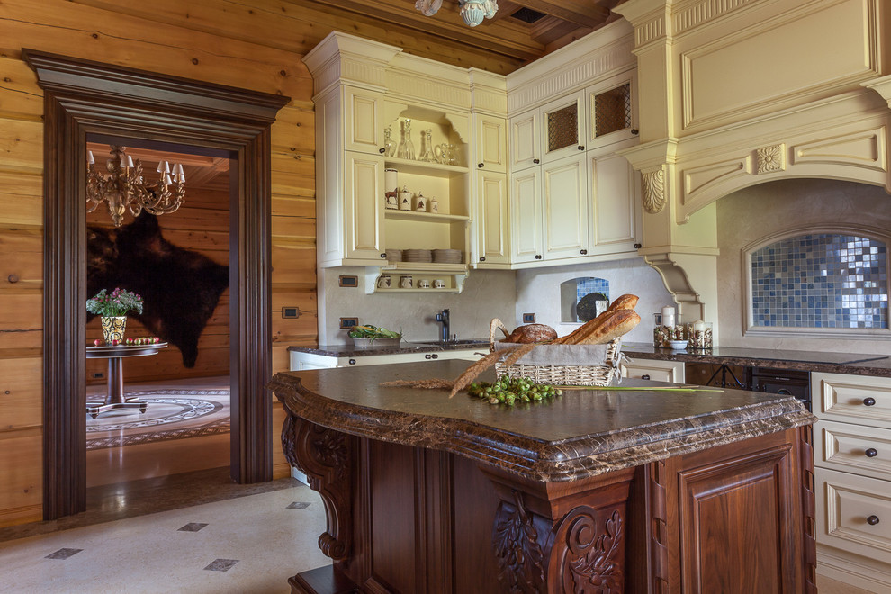 Деревянный дом в классическом стиле