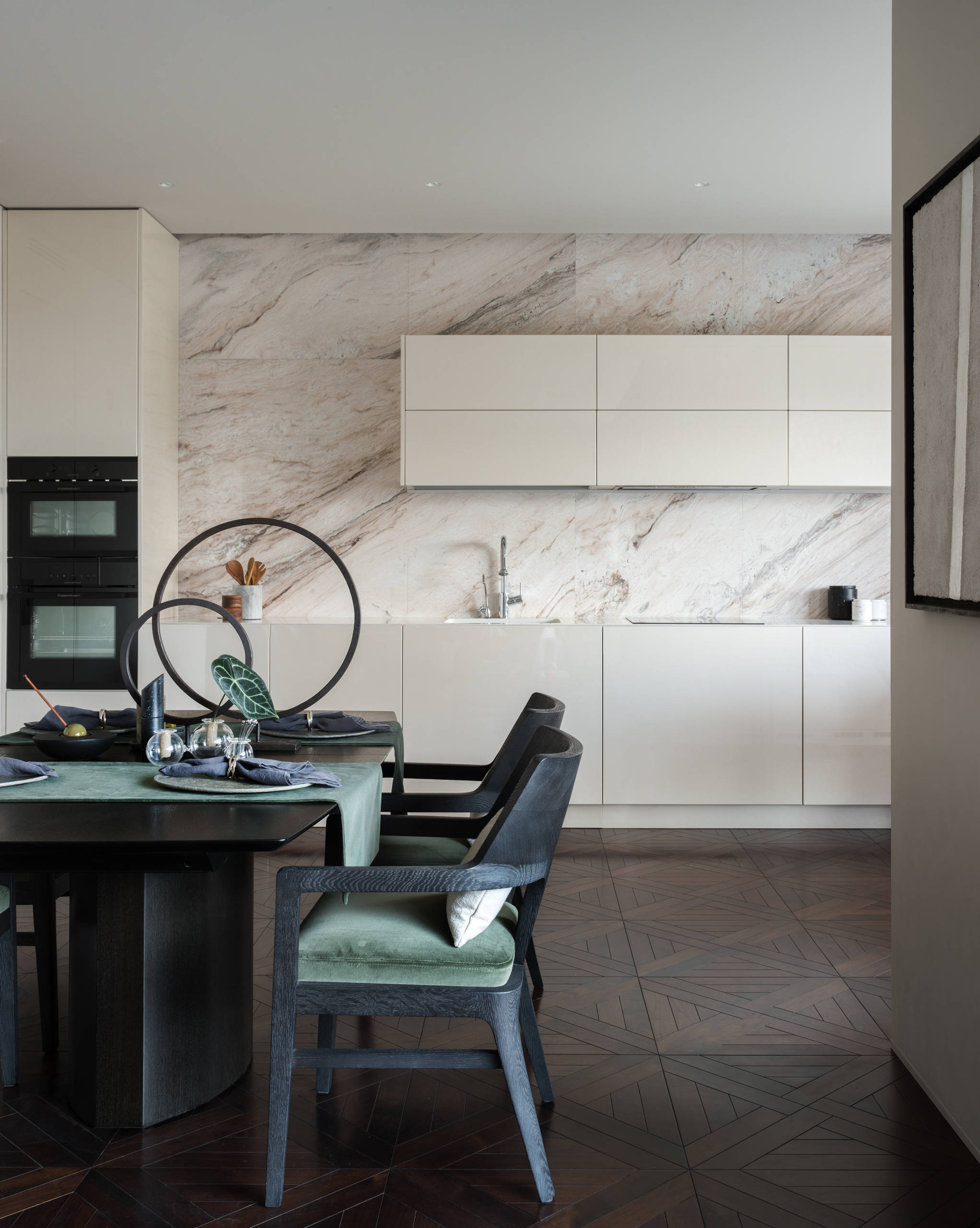 Houzz тур: Трехэтажная квартира с террасой на крыше