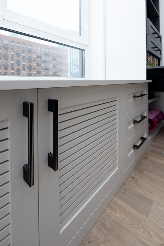 Меблировка подростковой комнаты в нейтральных цветах