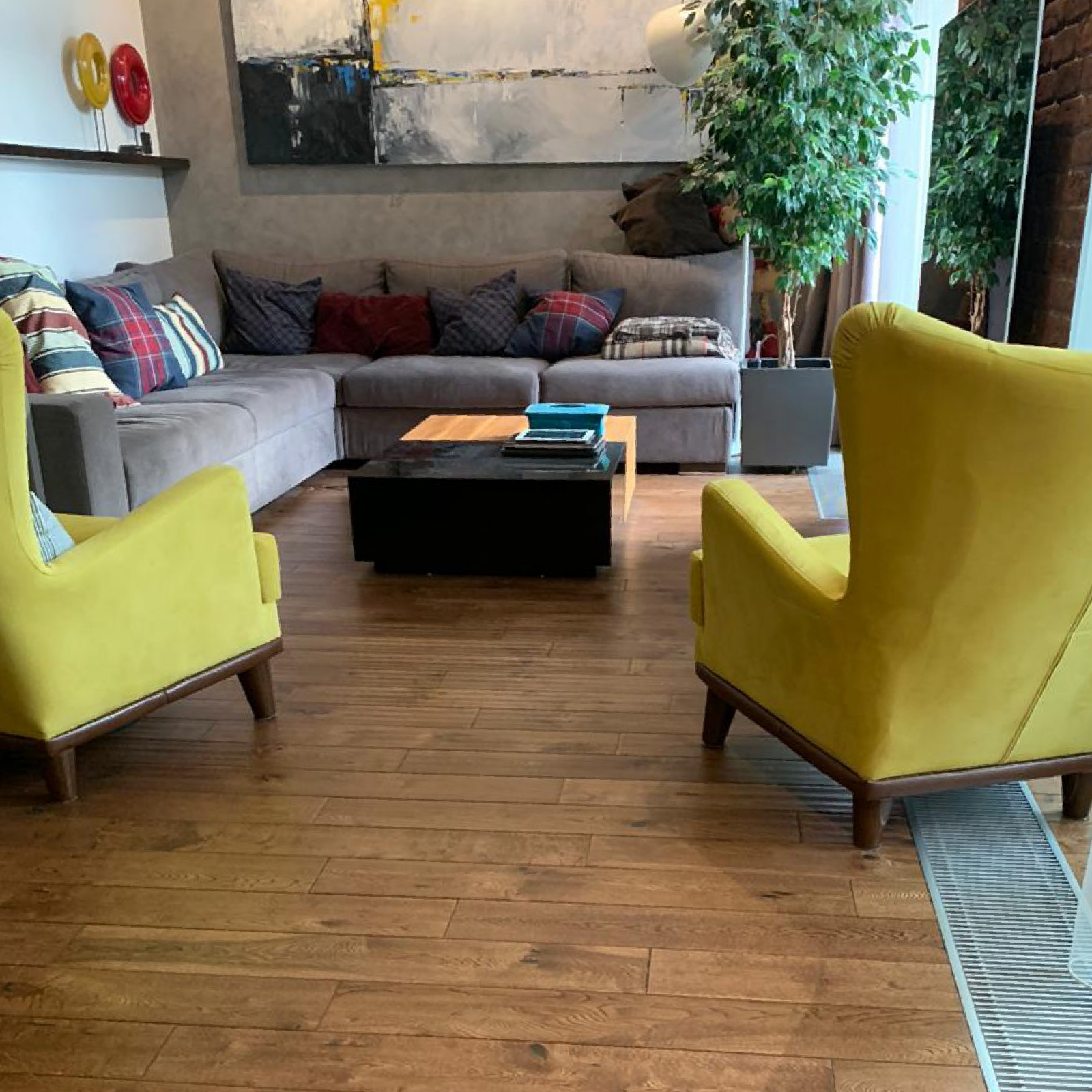 Обложка проекта: Квартира с характером! Брутально, выдержано, стильно.