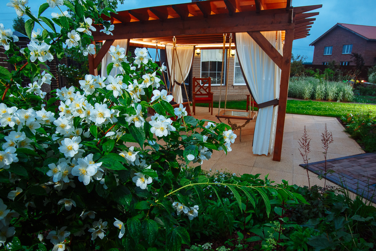 Времена года в саду "Красный октябрь"