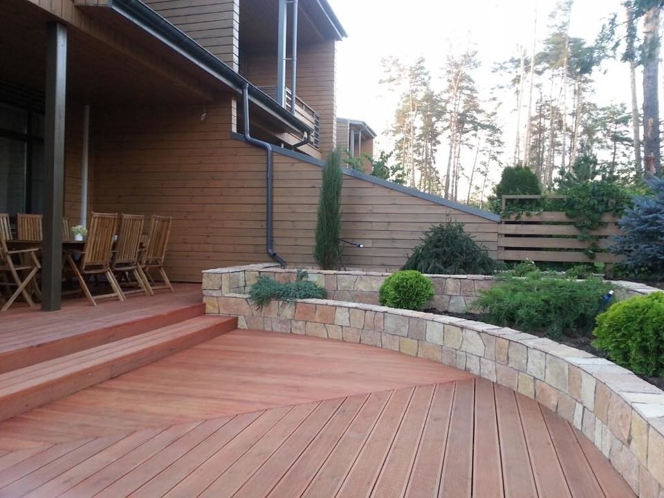 Обложка проекта: Садик возле таунхауса