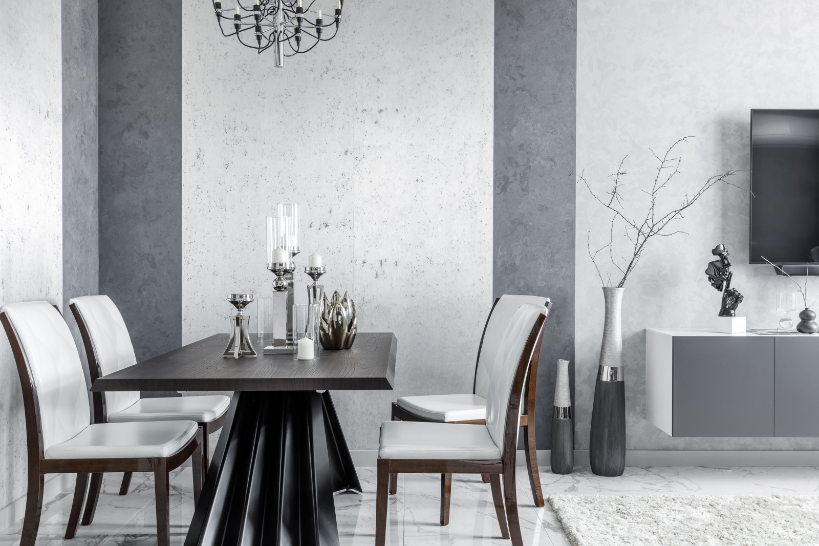 Обложка проекта: 4-х комнатная квартира с монохромной геометрией