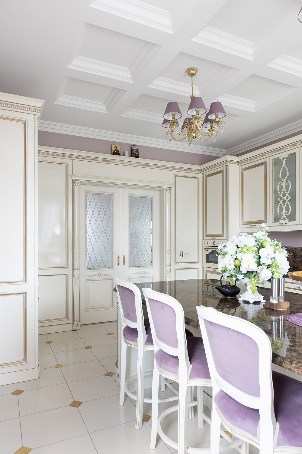 Дизайн интерьера дома в классическом стиле. Реализованный проект.