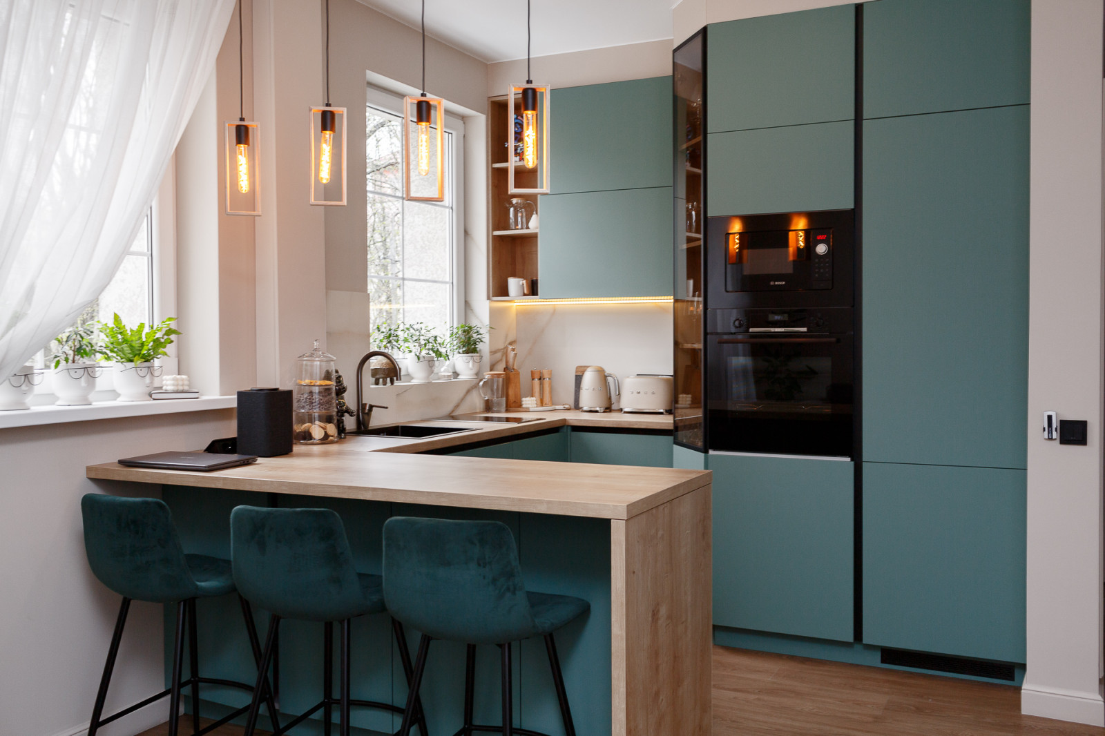 Кухня современная цвета Благородный нефрит