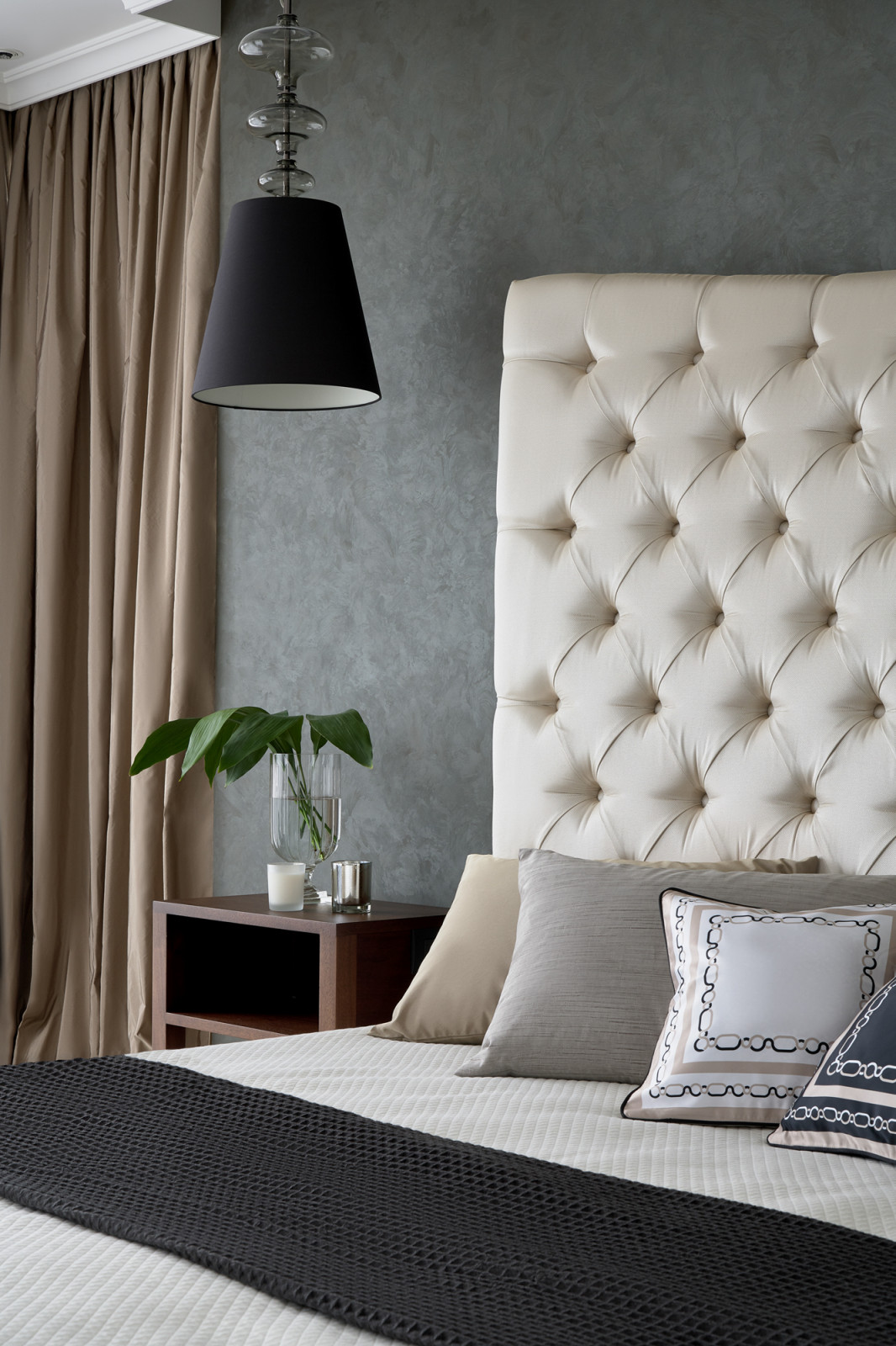 Большой загородный дом