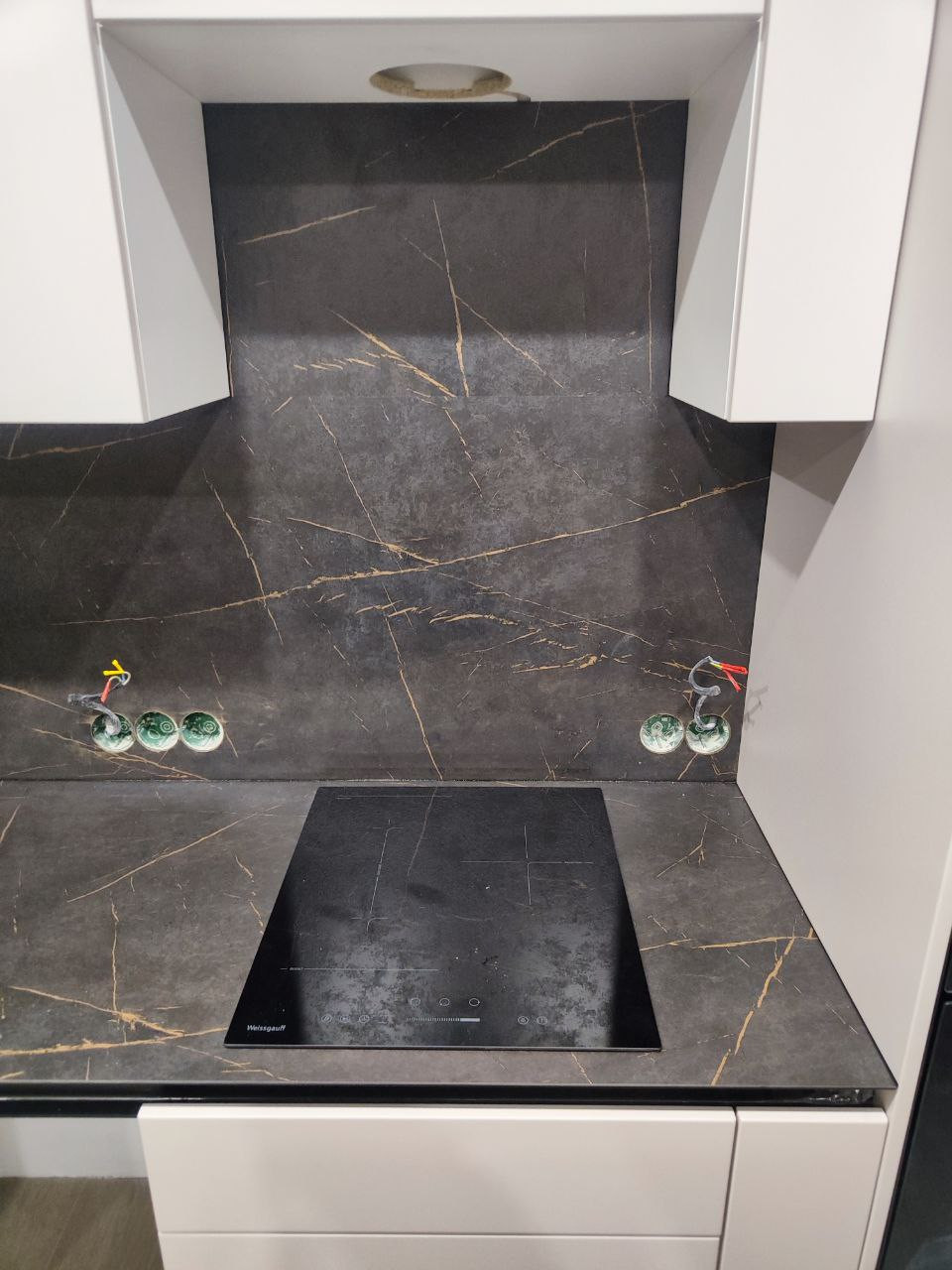 Столешница и HPL пластика на кухню