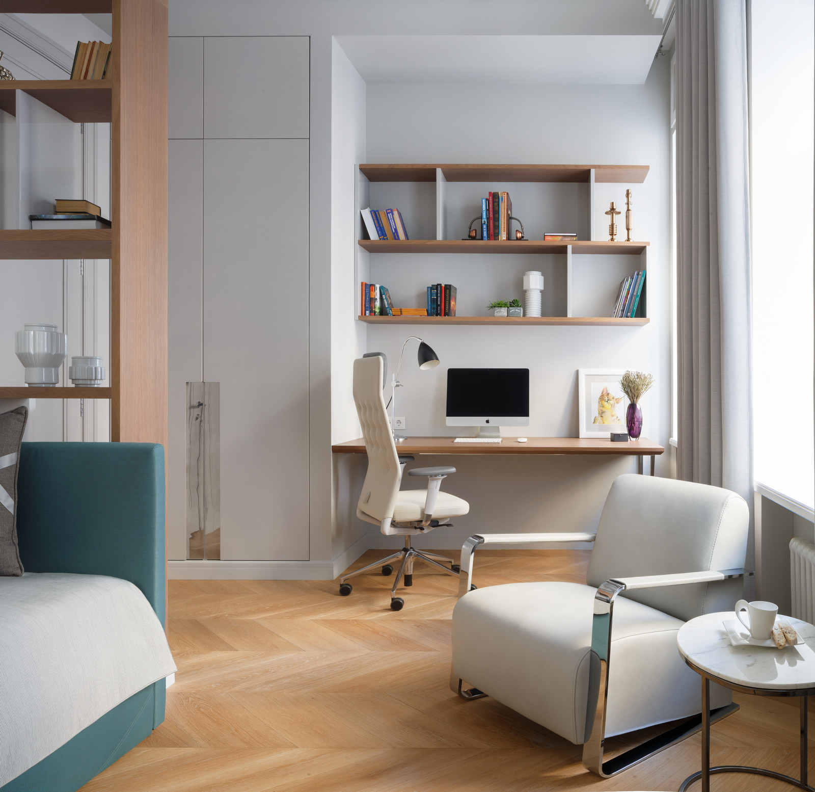 Обложка альбома: стеллаж