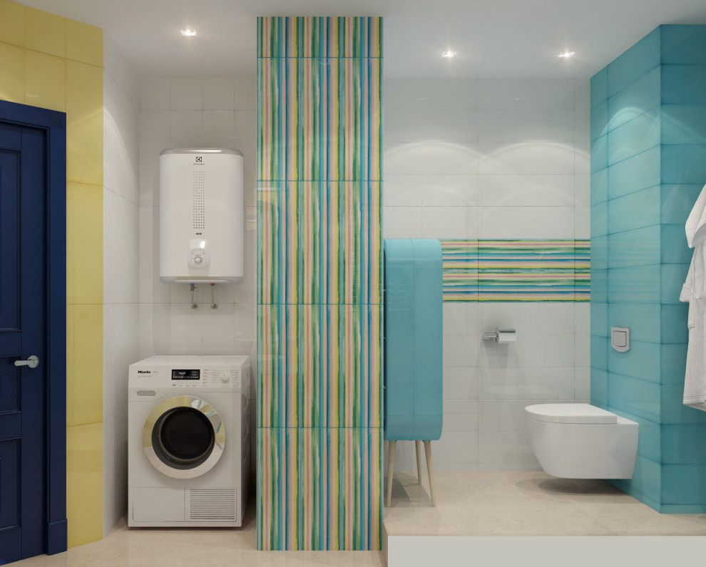 Яркая ванная с подиумом