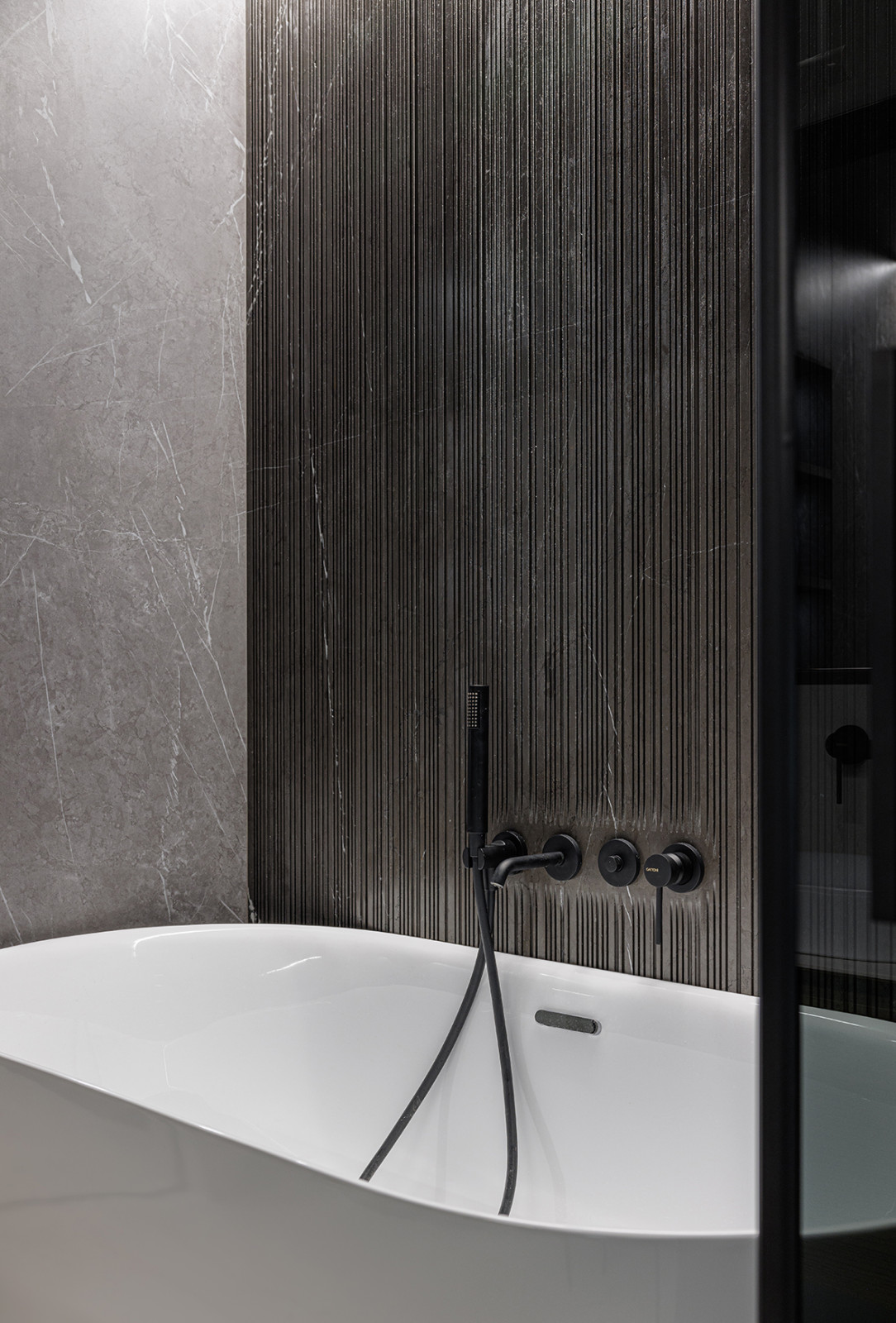 Монохромная квартира 90 м2 на Садовом кольце