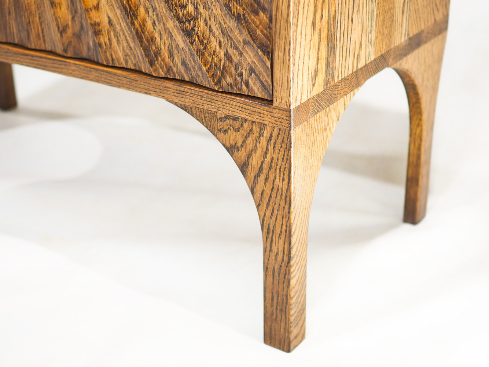 Тумбы и комоды