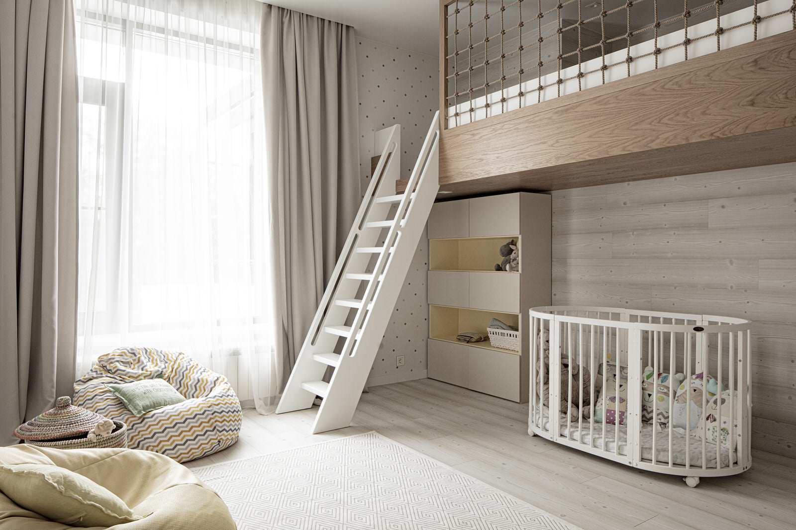 Большой красивый белый дом