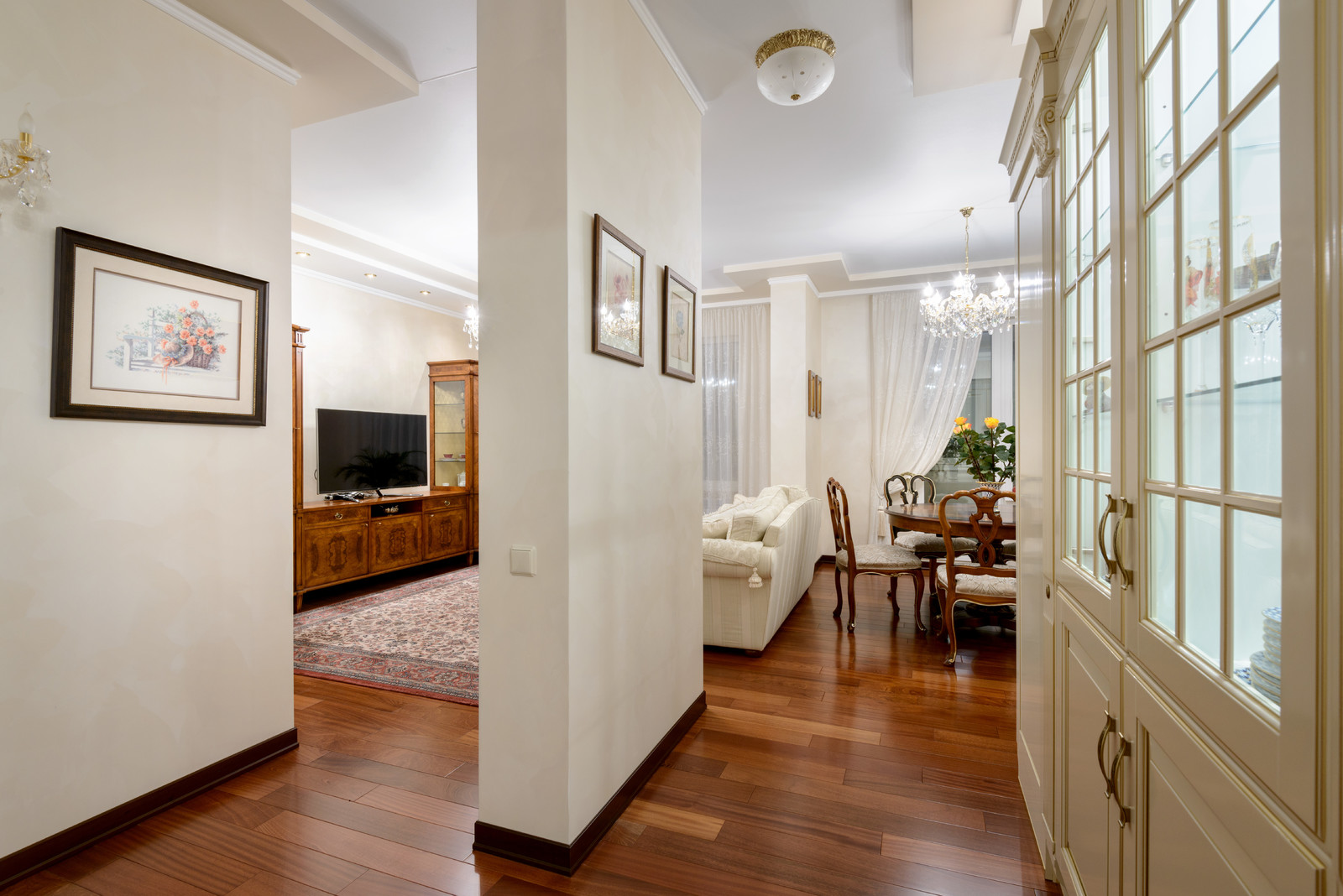 Обложка проекта: неоклассика и современность