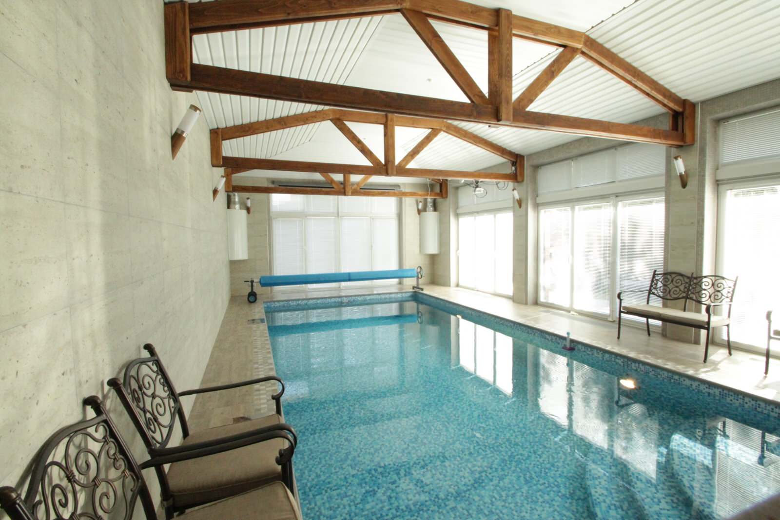 Бассейн 8х4х1.2-1.7 в банном комплексе