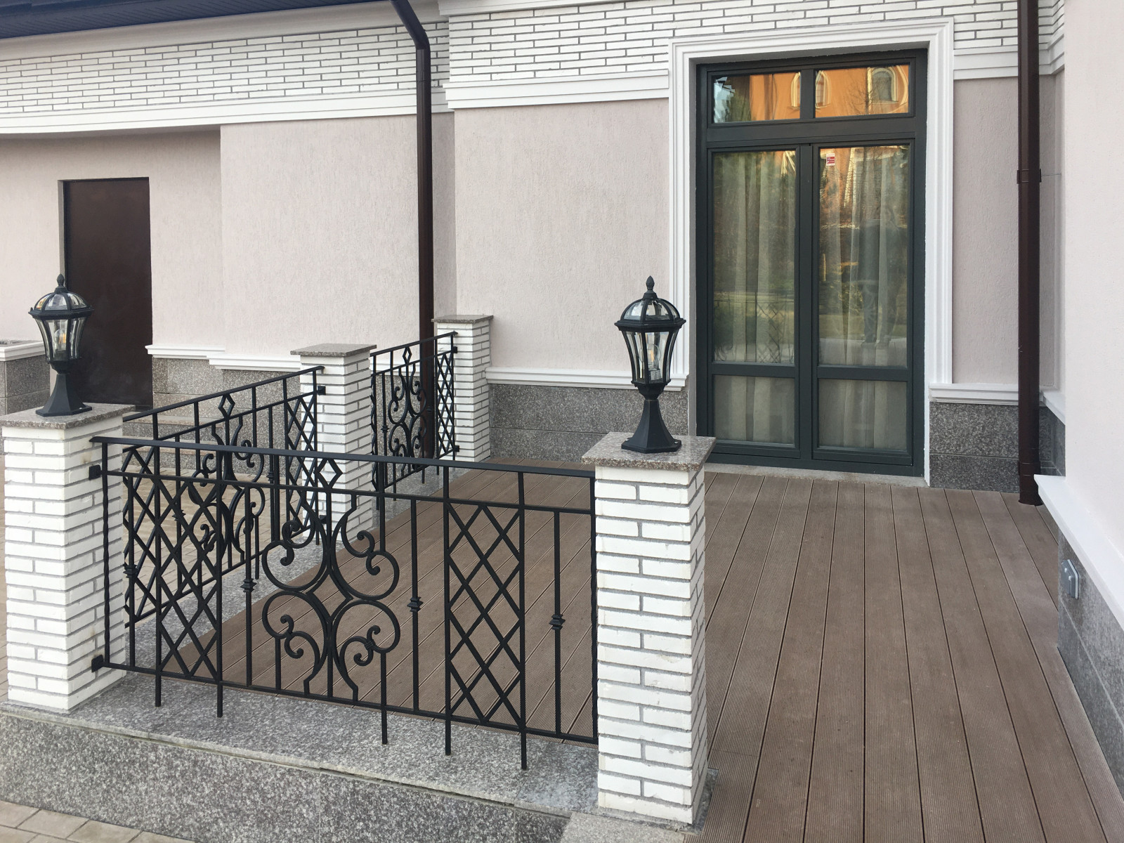 Дизайн и реконструкция фасада загородного дома