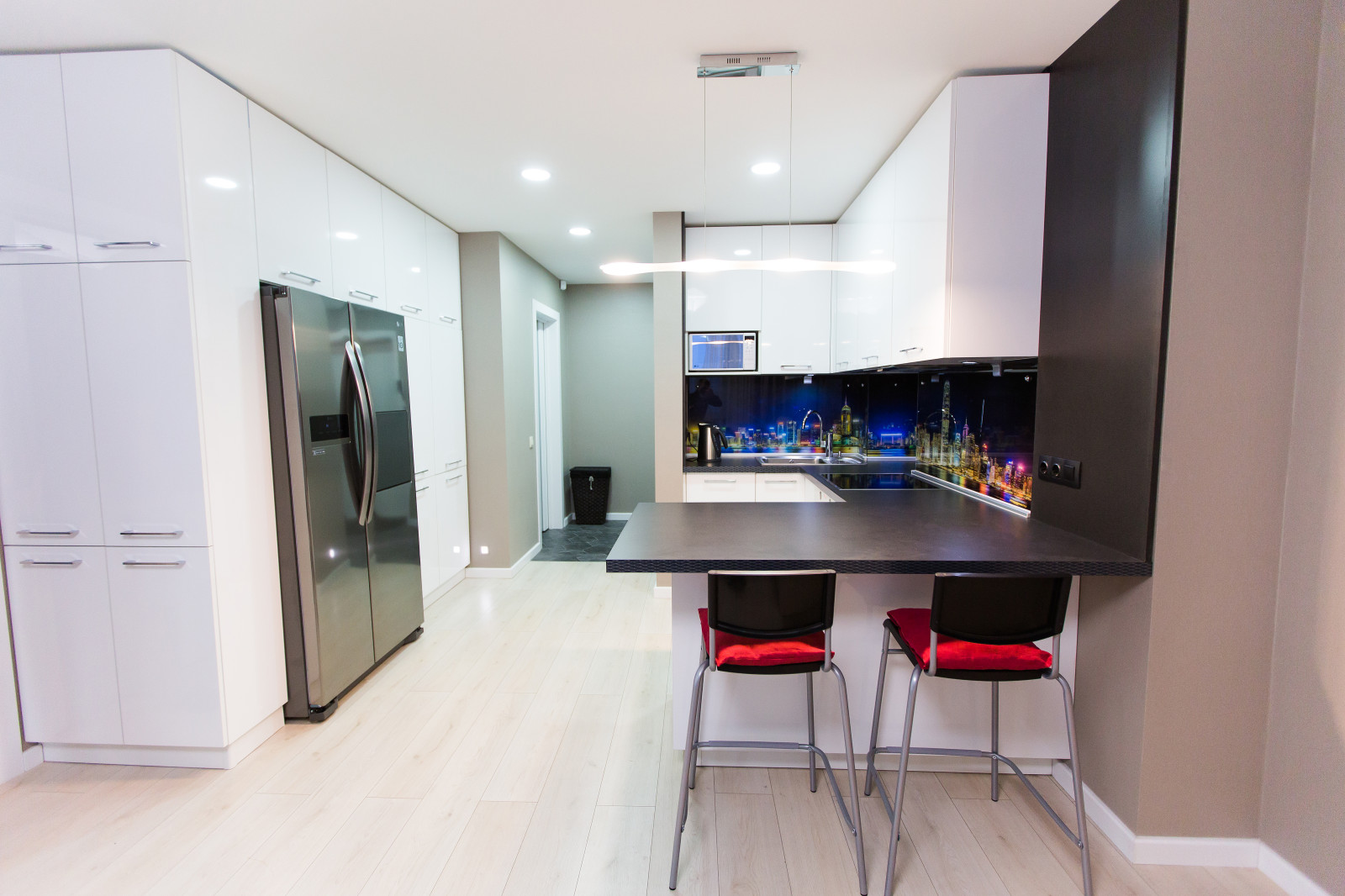 Обложка проекта: Хай-тек