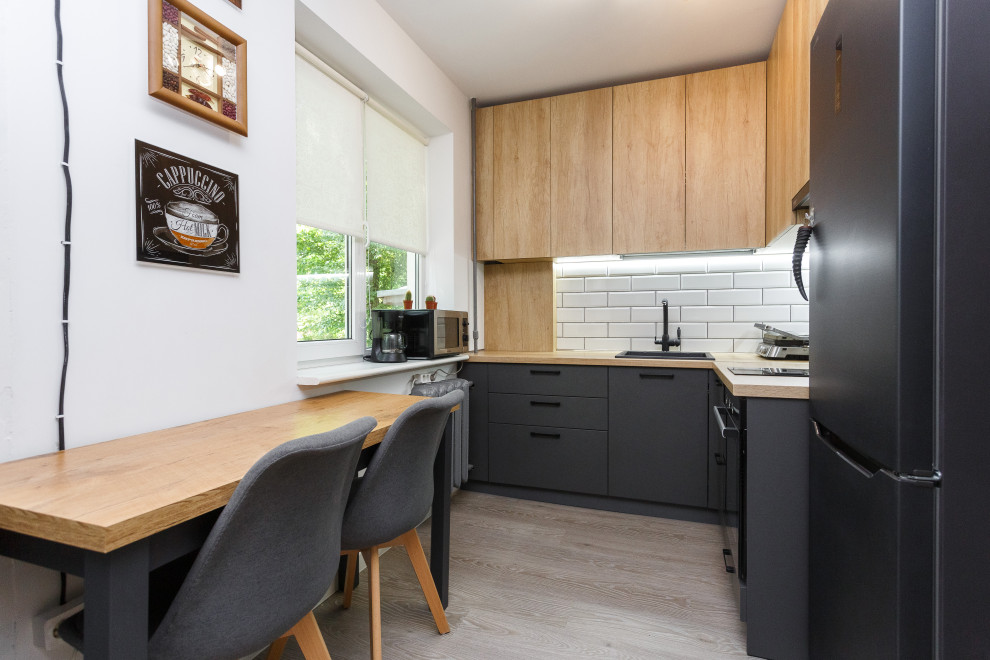 Кухня современная в двух цветах