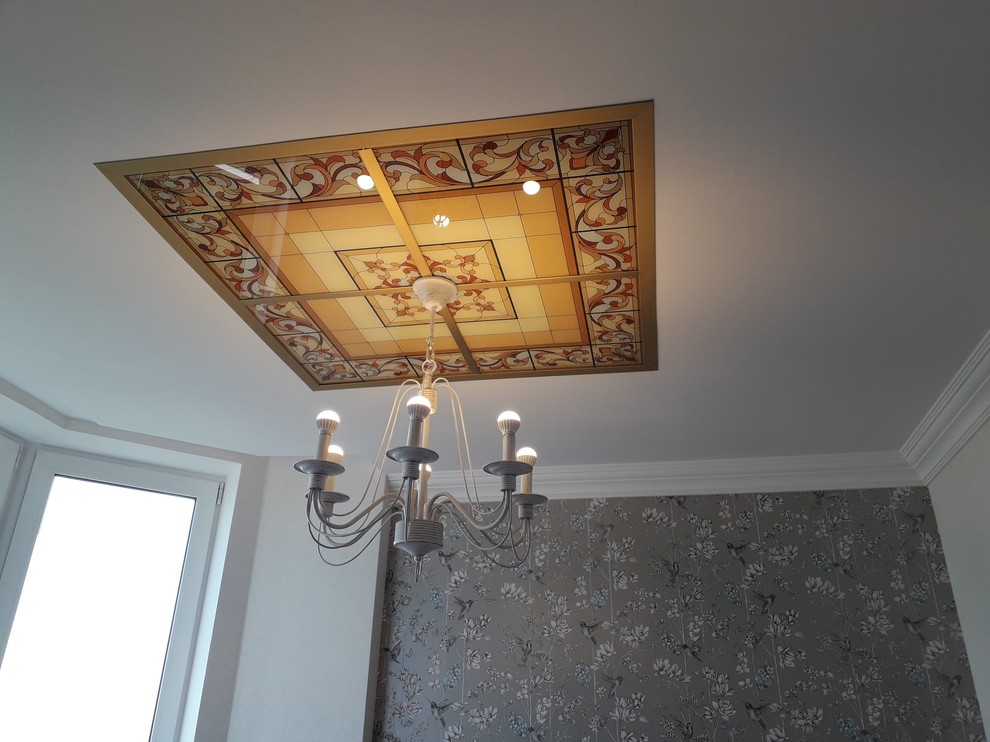 Квартира в стиле современной классики в фиолетовых тонах