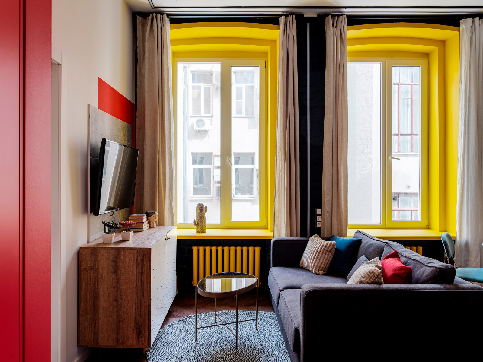 Современный интерьер в старинной доме в центре Москвы для сдачи в аренду