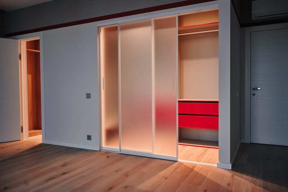 Гардеробная система ECOLINE с раздвижными дверьми raumplus