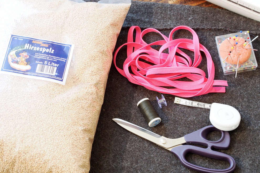 DIY: Делаем дверной валик — защиту от сквозняка