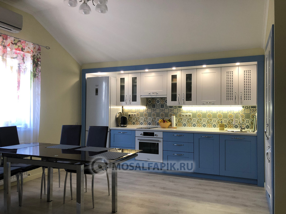 Обложка проекта: Встроенная кухня на втором этаже частного дома