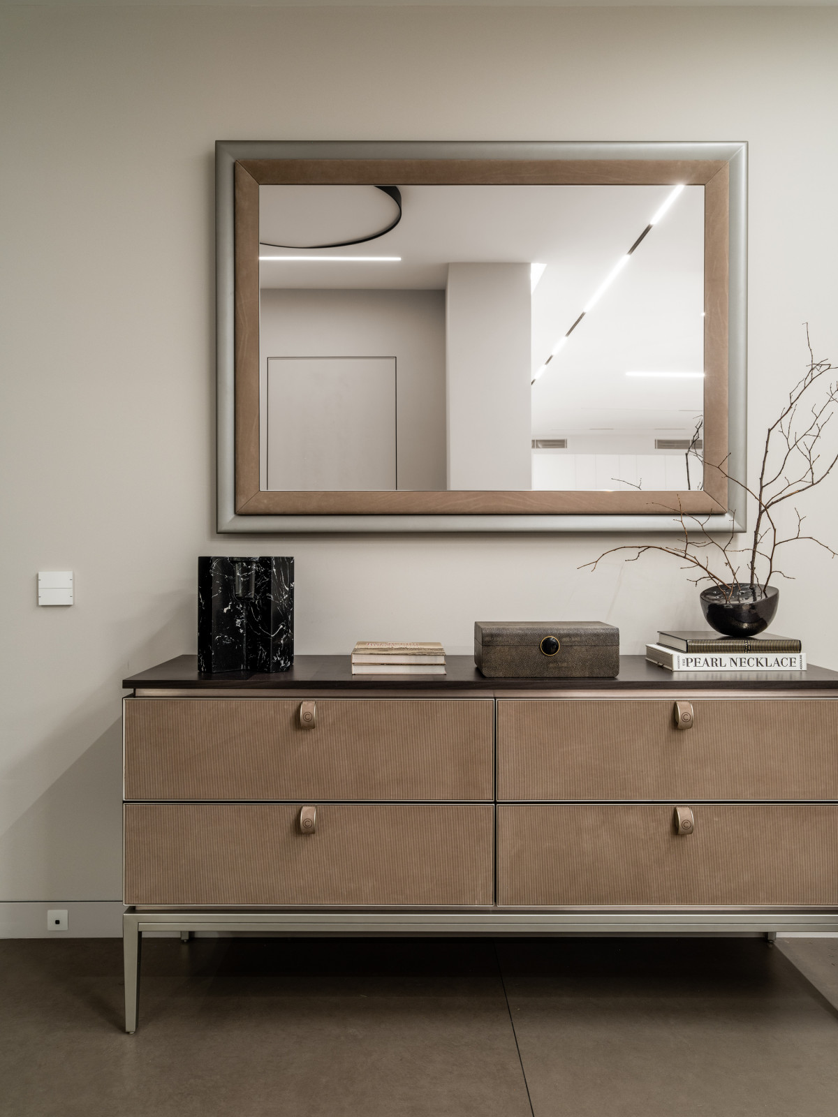 Семейная квартира в акварельных оттенках света и тени