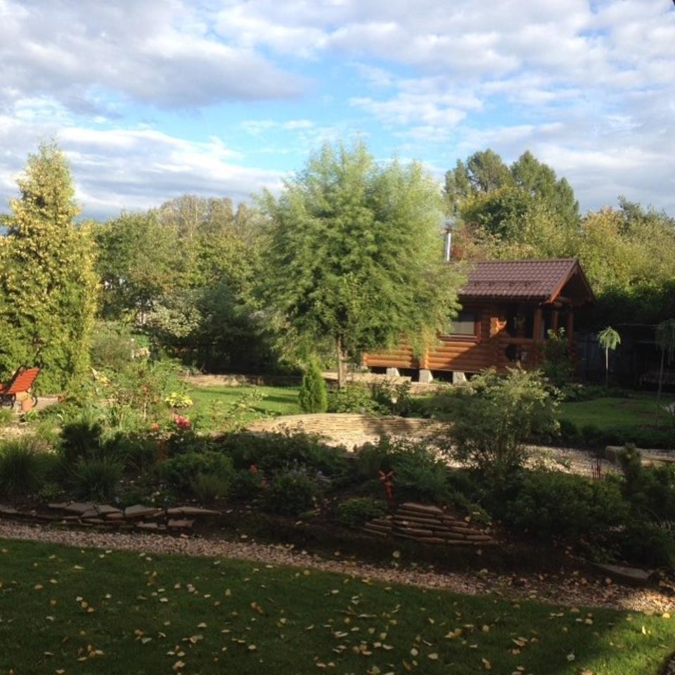 САДИК НА ЛАДОШКЕ (АЛЕНЬКИЙ ЦВЕТОЧЕК)