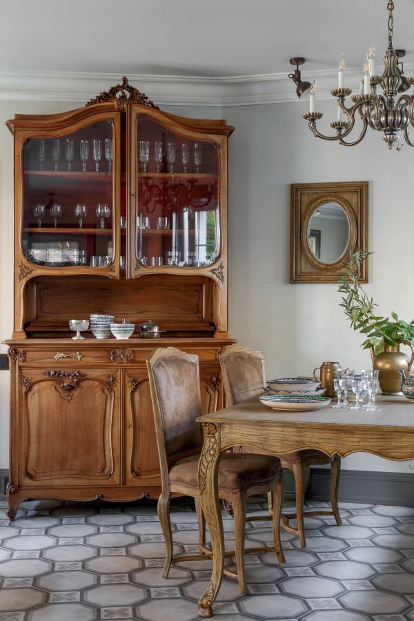 Интерьер дуплекса в поселке Бристоль Московская область часть. Левое крыло