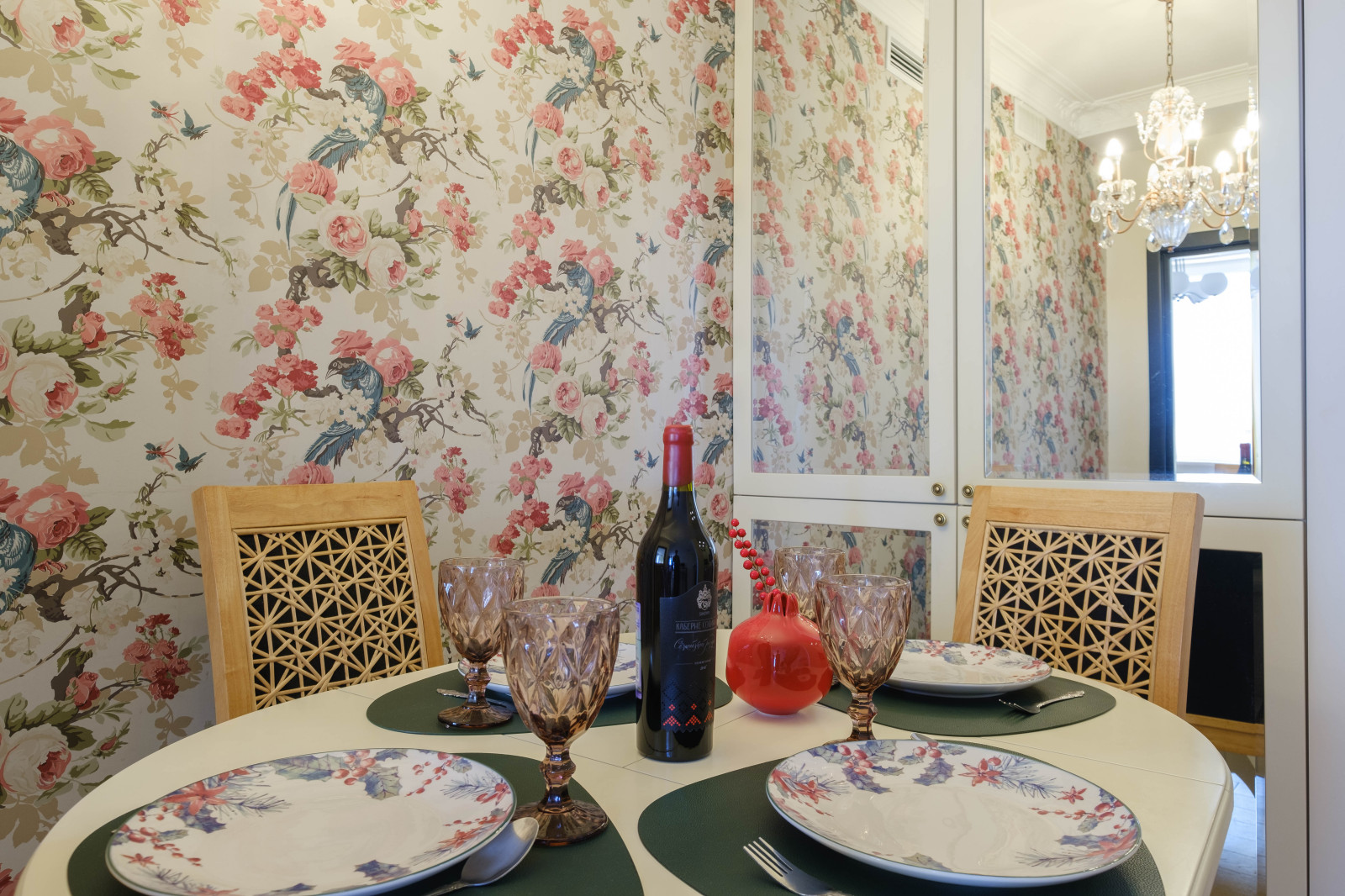 Двухкомнатные апартаменты для посуточной сдачи. ЖК Ладья