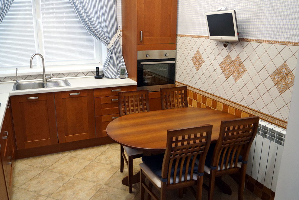 Дом в терракотовых тонах