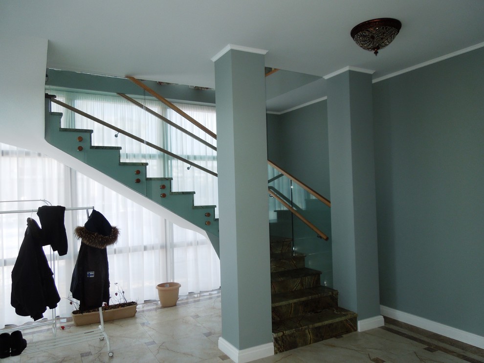 Ограждения из стекла с детским поручнем