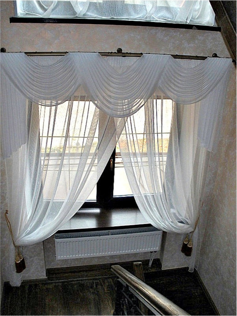 Шторы с ламбрекеном из легких тканей