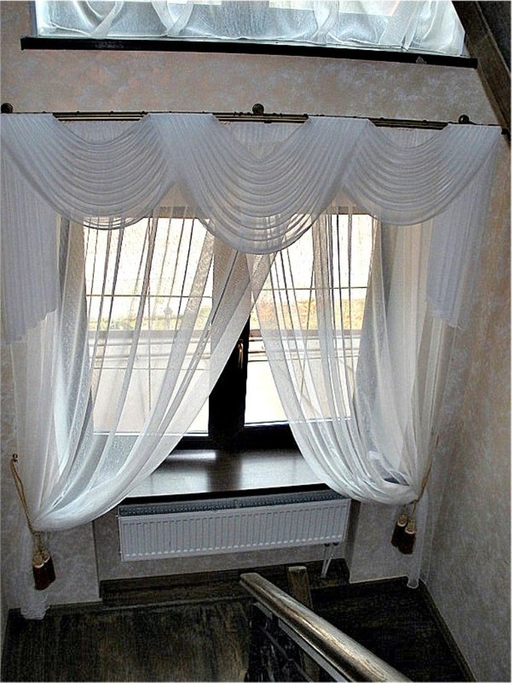 Шторы с ламбрекеном из легких тканей