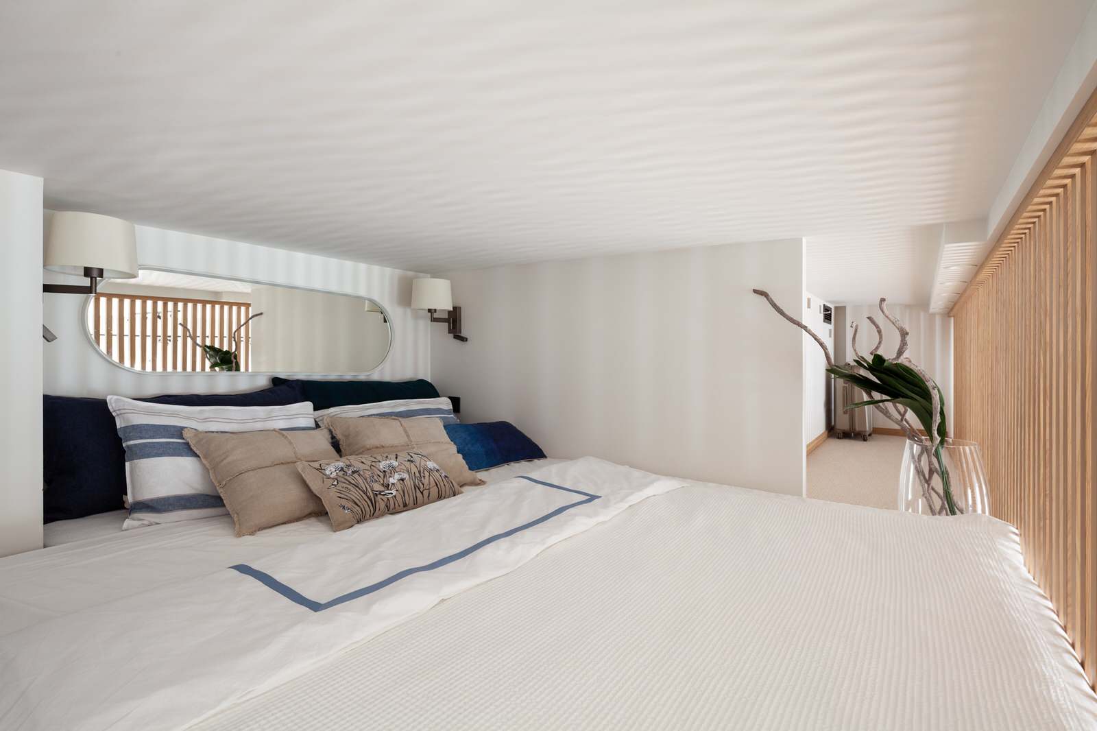 студия с антресолью