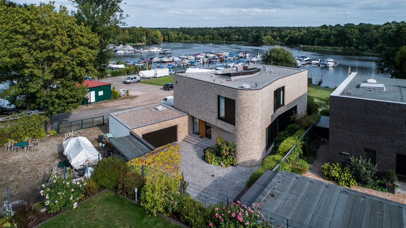 Wannsee Villa / Gnädinger Architekten