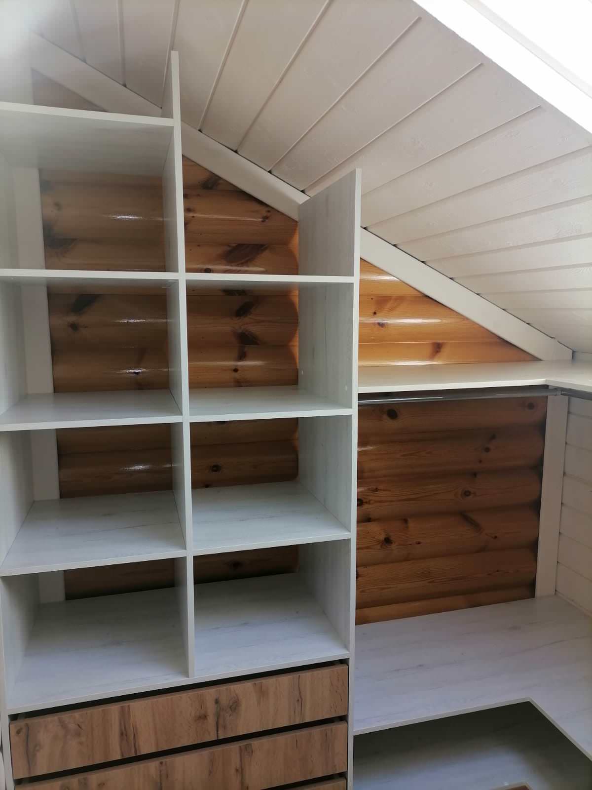 Гардероб на мансарде