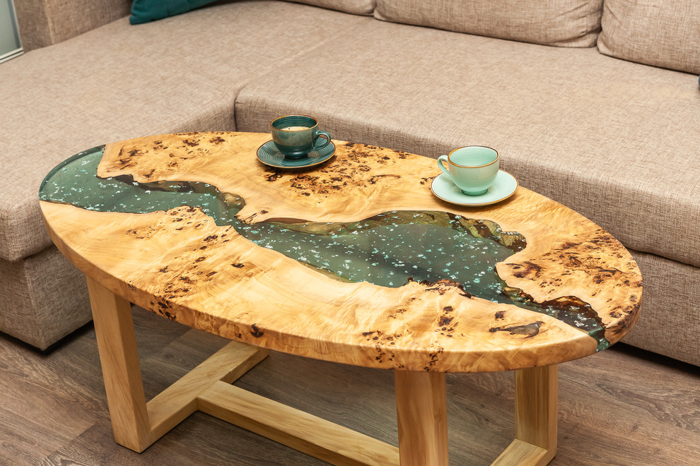 Журнальый стол из Карагача с рекой тиффани и серебряной поталью