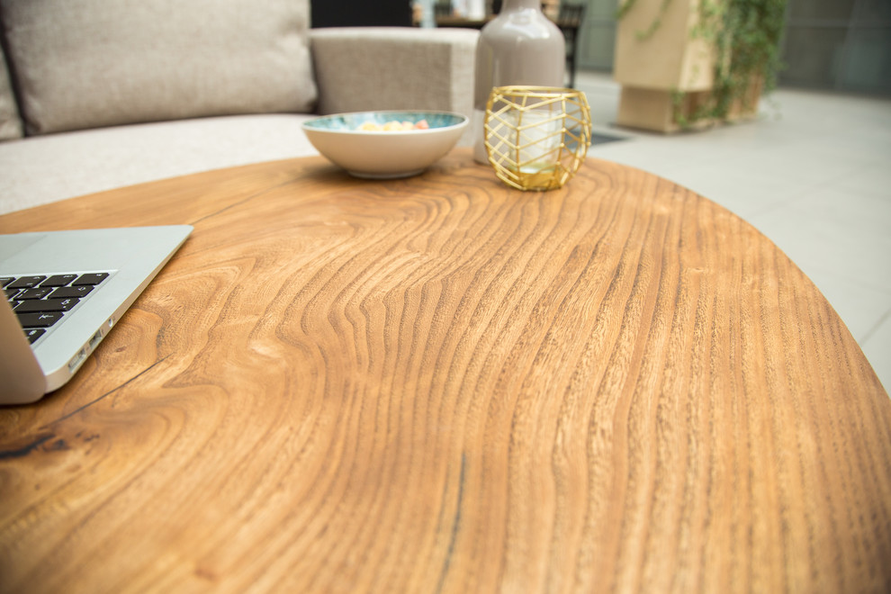 Столик из карагача