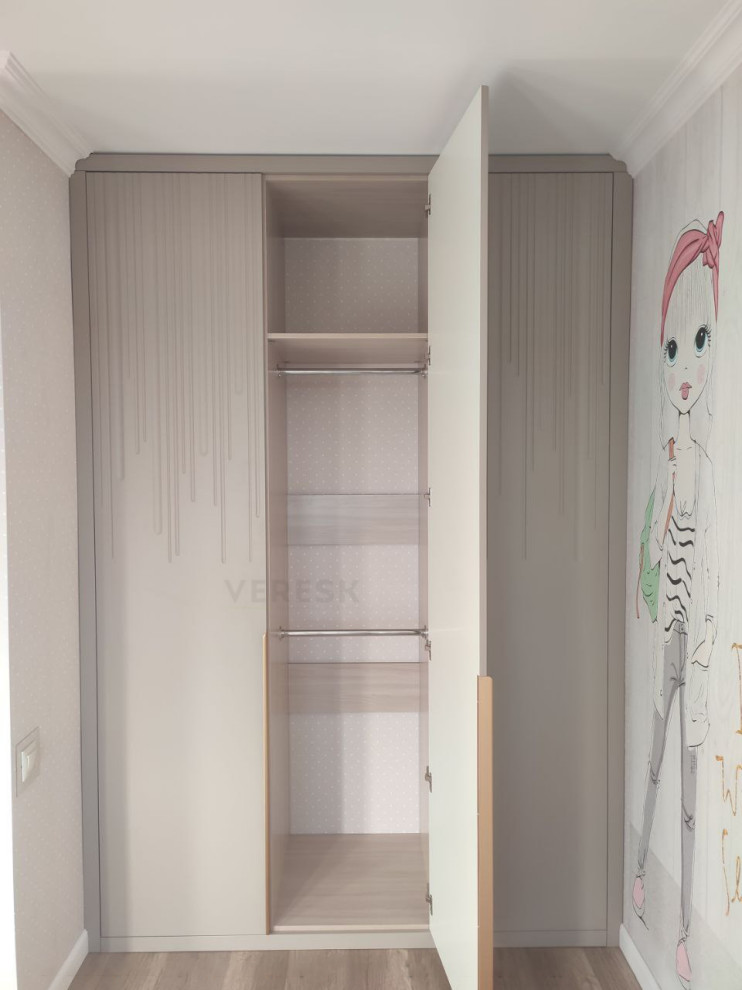 Встроенные распашные шкафы