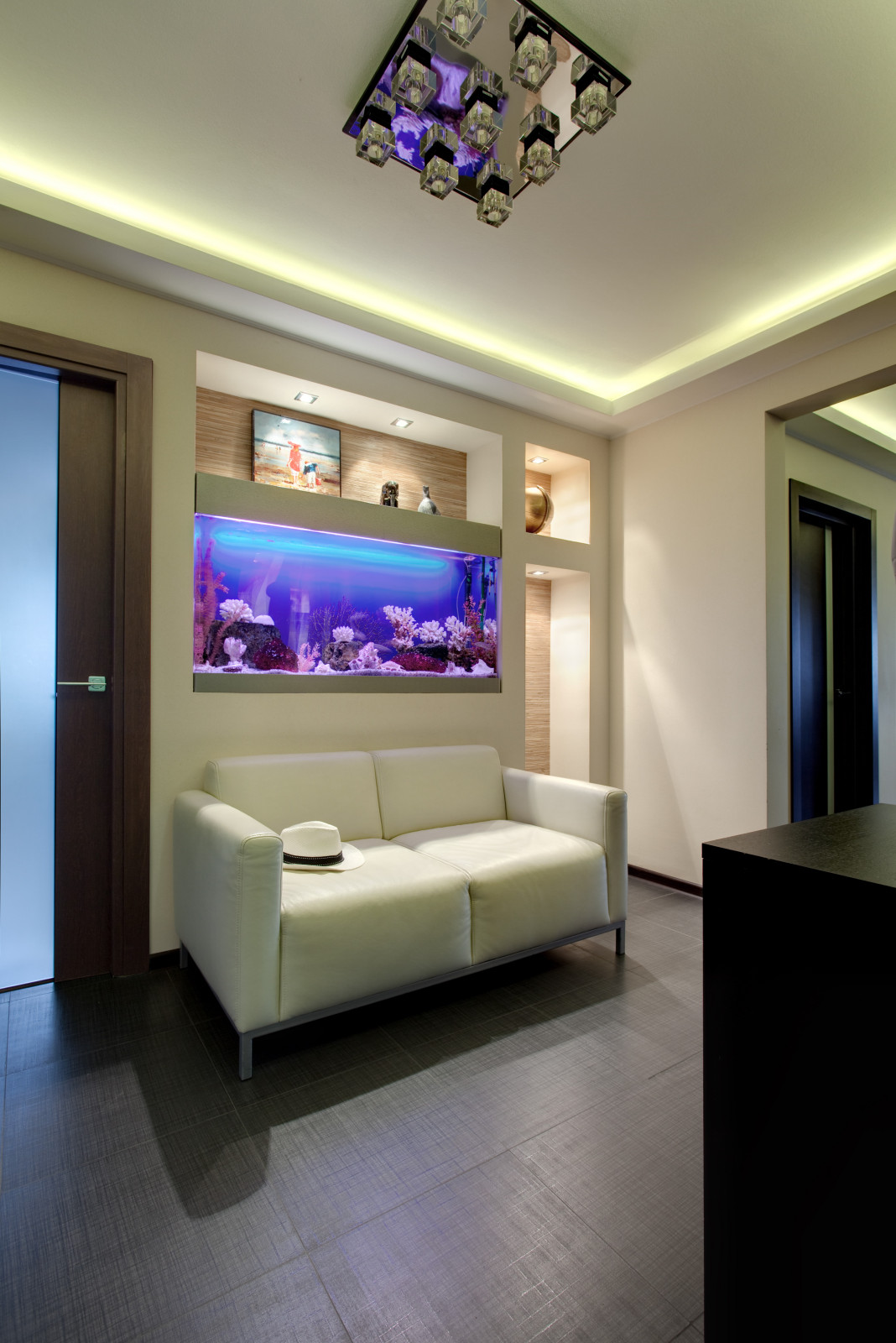 Обложка проекта: ТЕАТРАЛЬНОСТЬ, ДИНАМИКА И ИГРА КОНТРАСТОВ