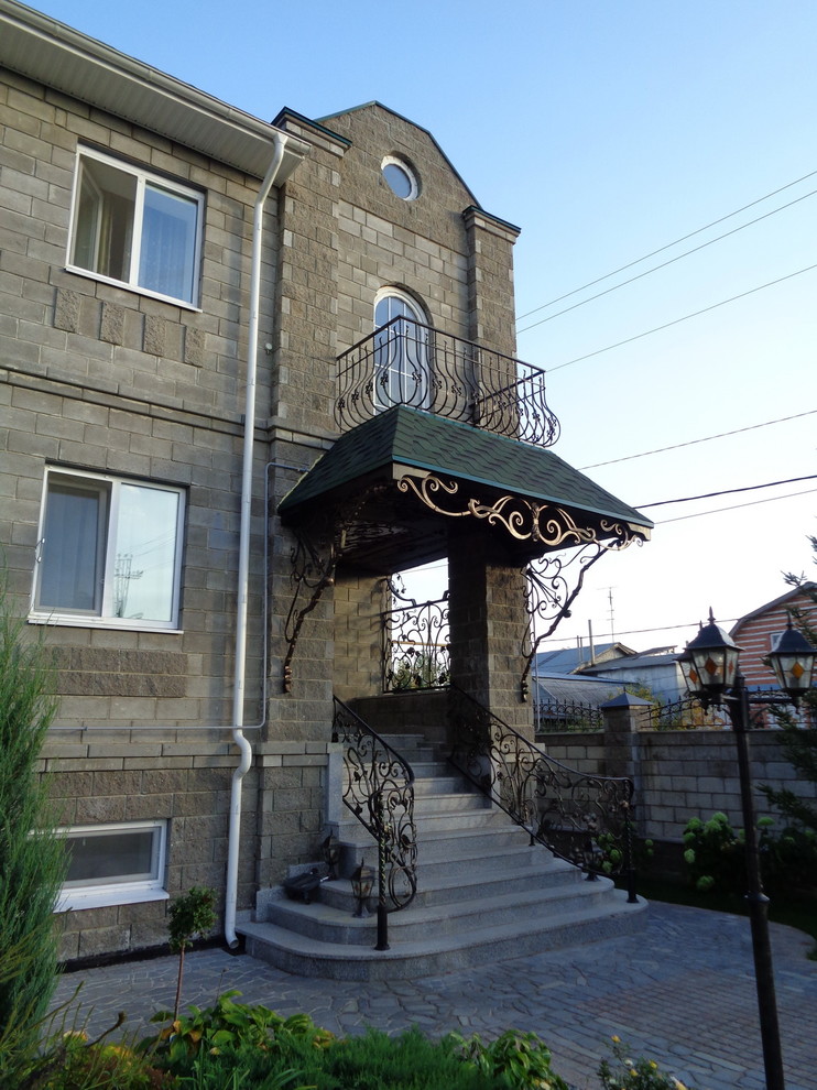 Оформление лестницы и потолка