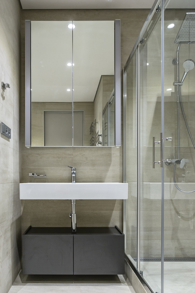 Современный проект с 2 спальнями в серых тонах.