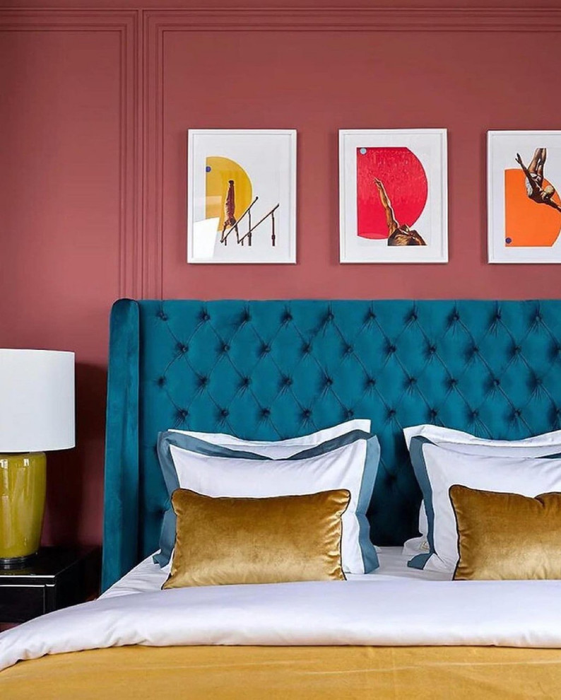 Интерьер яркой спальни