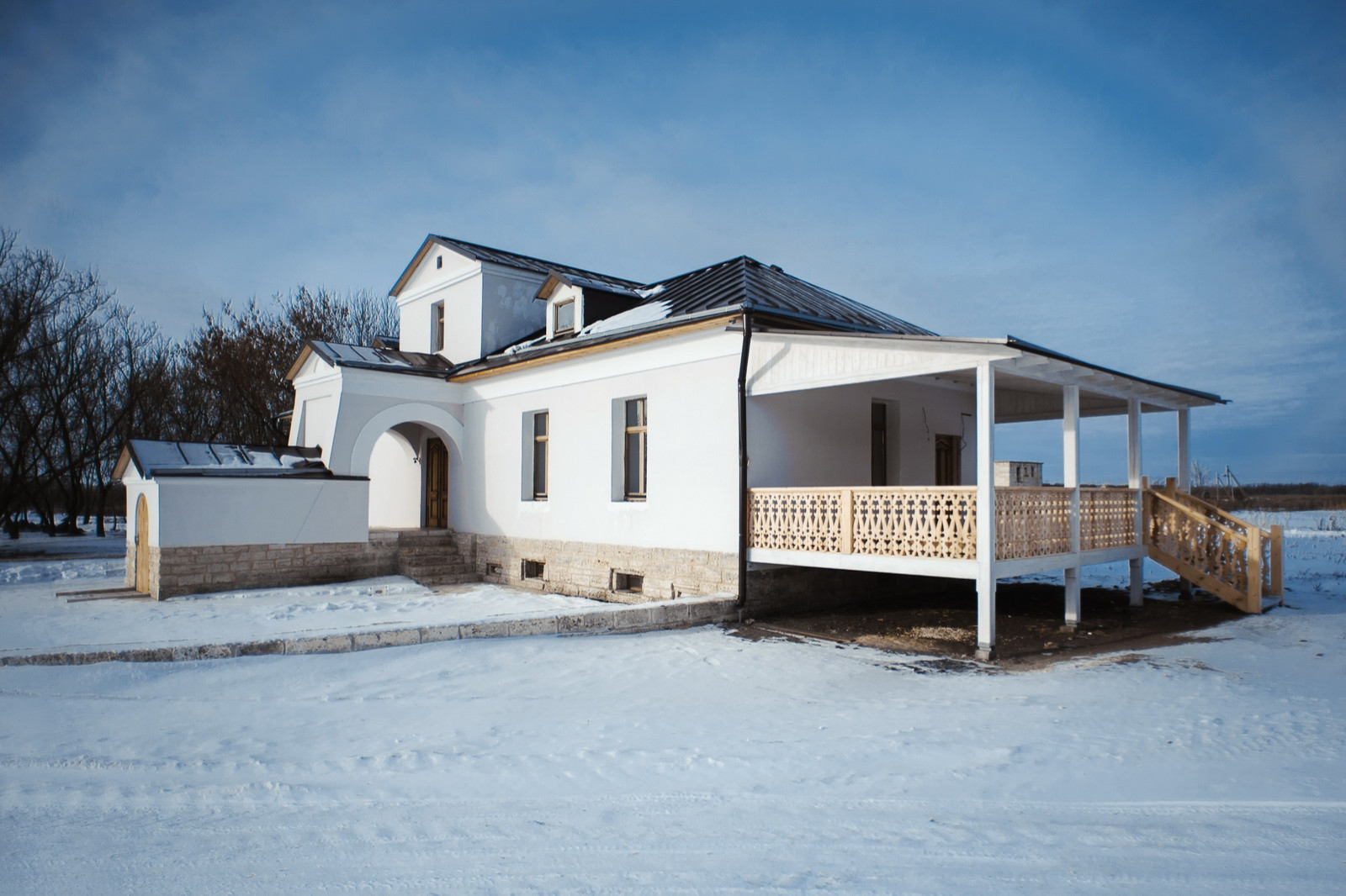 Дом с мезонином